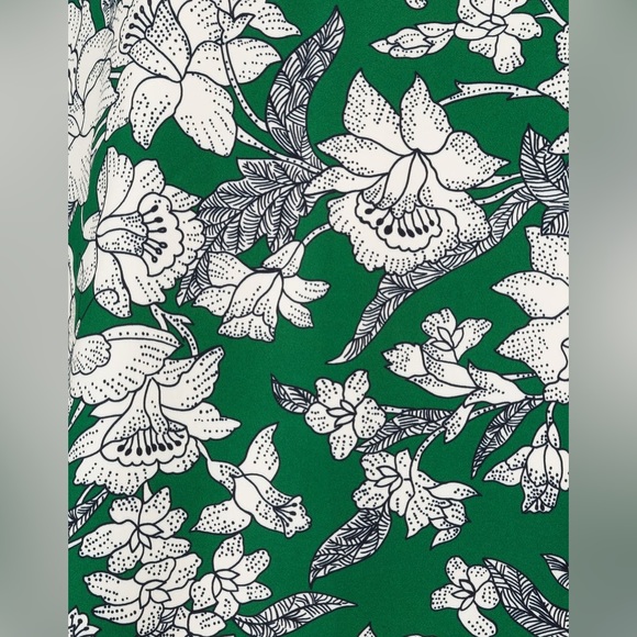 La DoubleJ 24/7 Dress Lilium Verde in Sablé Satin - Picture 9 of 10